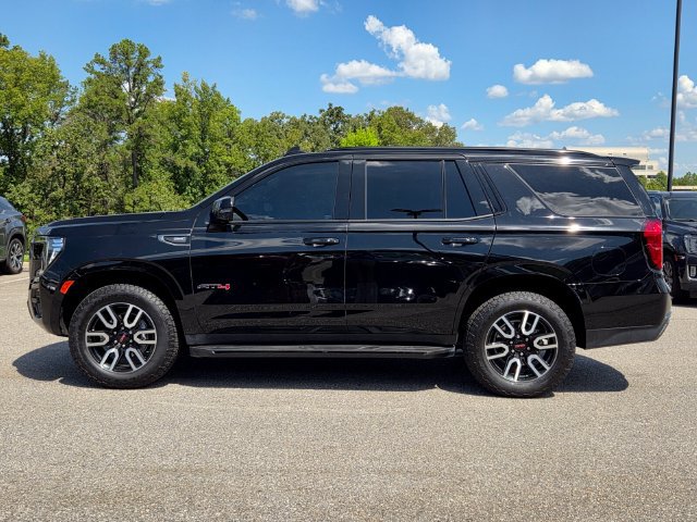 Used 2023 GMC Yukon AT4 w/ Technology Package AWD/4WD image 2