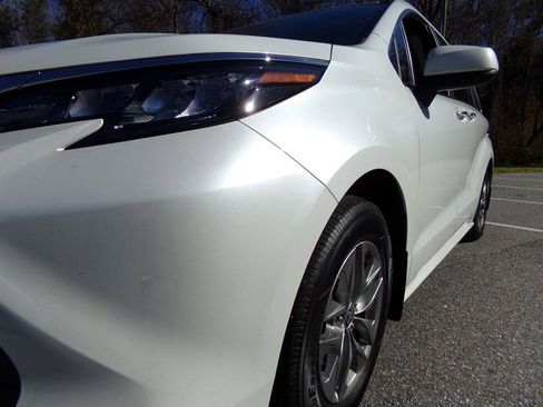 Used 2024 Toyota Sienna XLE image 2