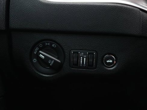 Used 2022 Dodge Charger SXT w/ Driver Convenience Group image 15