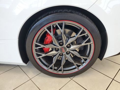 Used 2023 Chevrolet Corvette Stingray Premium Conv w/ Z51 Performance Package image 30