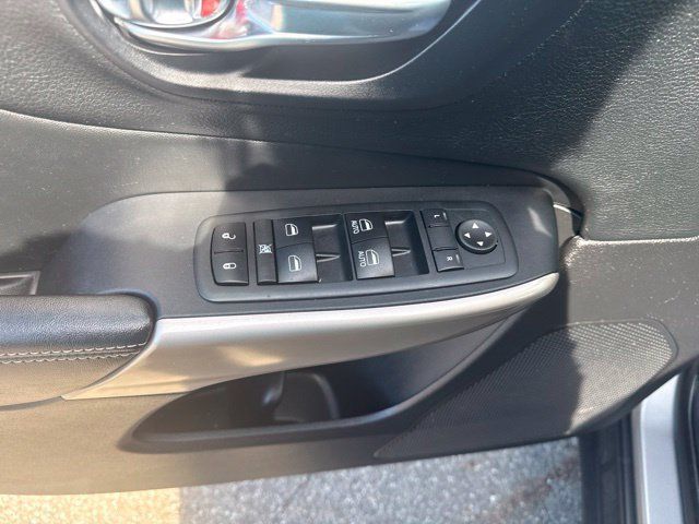 Used 2017 Jeep Cherokee Limited FWD image 17