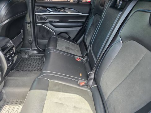 Used 2022 Jeep Grand Cherokee Trailhawk AWD/4WD image 15