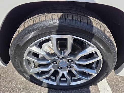 Used 2024 GMC Terrain Denali AWD/4WD image 19