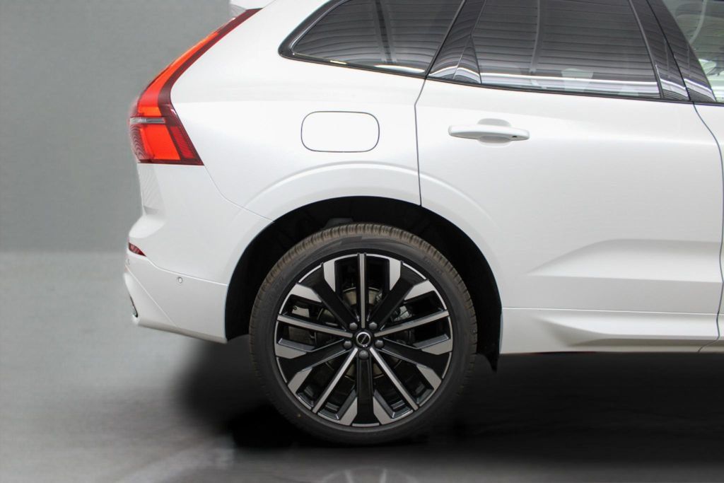 Certified 2026 Volvo XC60 B5 Ultra w/ Protection Package Premier AWD/4WD image 34