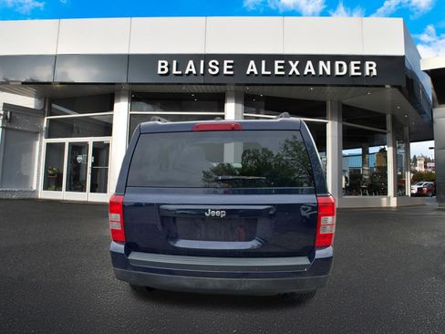 Used 2016 Jeep Patriot Sport w/ Power Value Group FWD image 4