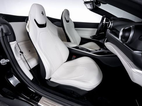 Certified 2019 Ferrari Portofino image 57