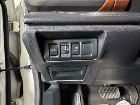 Used 2020 Subaru Outback Touring image 31