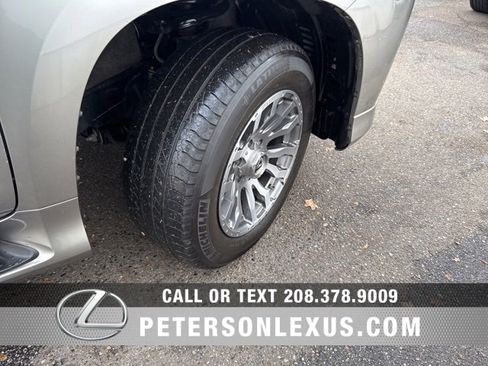 Used 2023 Lexus GX 460 Premium image 10
