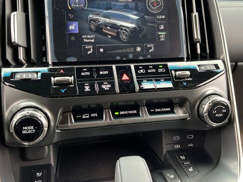 New 2026 Lexus LX 700h Luxury image 22