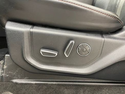 Used 2019 Ford F150 Platinum w/ Equipment Group 701A Luxury image 9