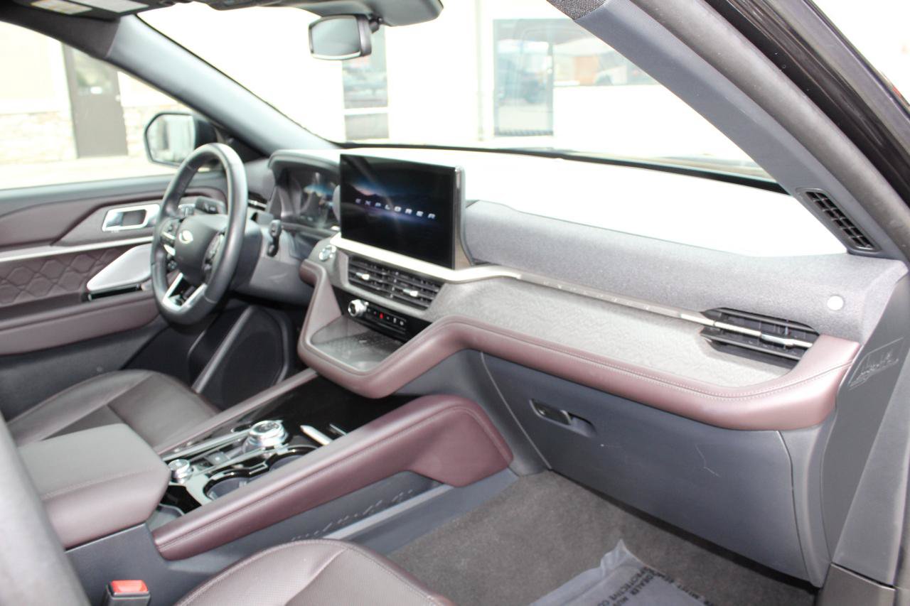 Used 2025 Ford Explorer Platinum w/ LUX Leather Package AWD/4WD image 76
