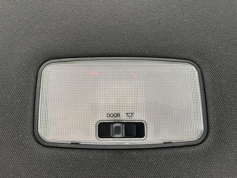 Used 2022 Toyota Corolla SE w/ Carpet Mat Package (TMS) FWD image 27