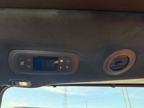 New 2026 Chrysler Pacifica Pinnacle image 28