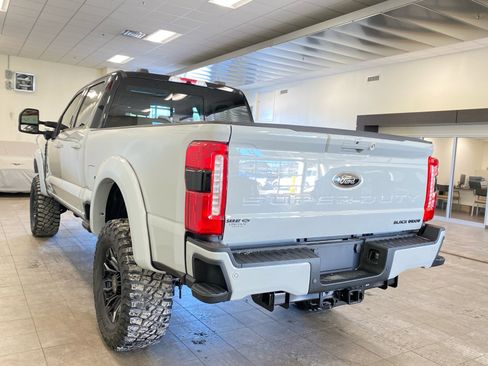 New 2026 Ford F250 Lariat w/ Black Appearance Package image 4