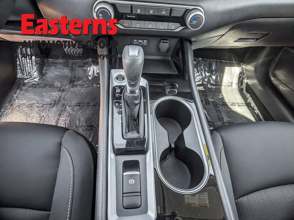 Used 2024 Nissan Altima 2.5 SV AWD/4WD image 13