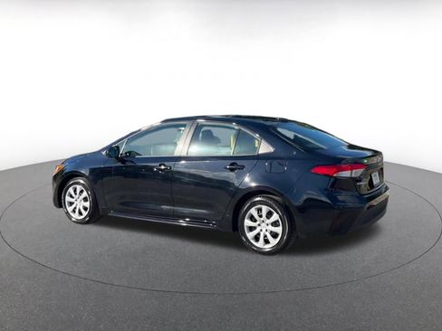 Used 2025 Toyota Corolla LE image 9