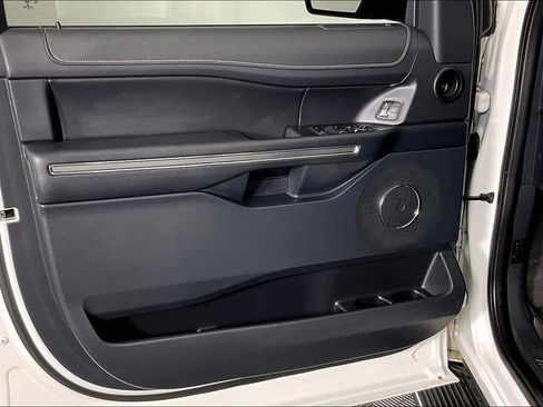 Used 2022 Ford Expedition XLT RWD image 19
