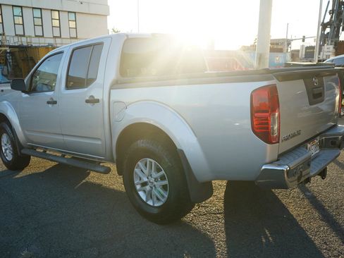 Used 2016 Nissan Frontier SV w/ SV Value Truck Package RWD image 23