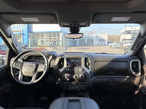 Used 2022 GMC Sierra 3500 Denali w/ Denali Black Diamond Edition image 13