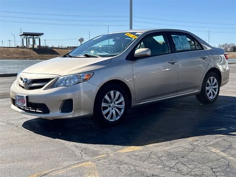 Used 2012 Toyota Corolla LE image 7