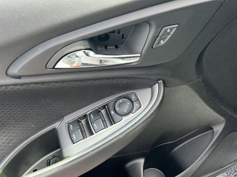 Used 2024 Chevrolet Malibu LT FWD image 32