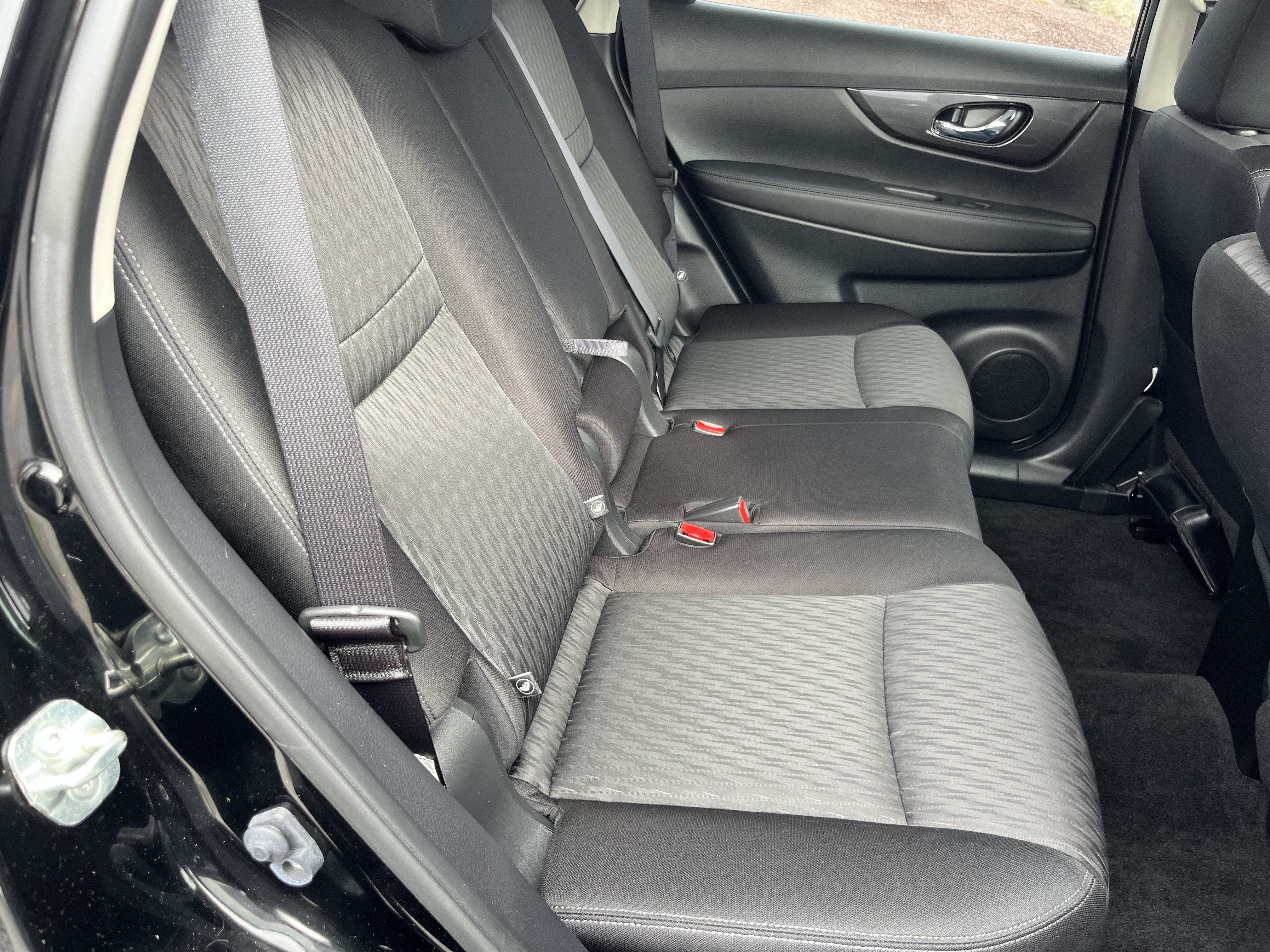 Used 2019 Nissan Rogue SV w/ Premium Package AWD/4WD image 4