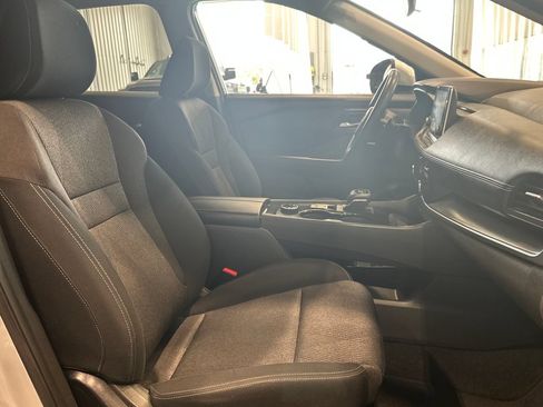 Used 2024 Nissan Rogue SV AWD/4WD image 33