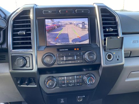 Used 2020 Ford F250 XLT w/ XLT Premium Package image 15