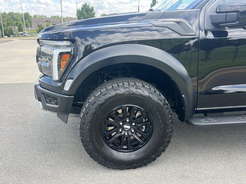 Used 2025 Ford F150 Raptor AWD/4WD image 13