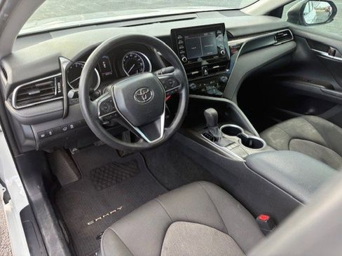 Used 2022 Toyota Camry LE image 10
