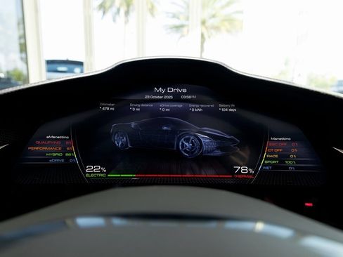Used 2022 Ferrari SF90 Spider image 34