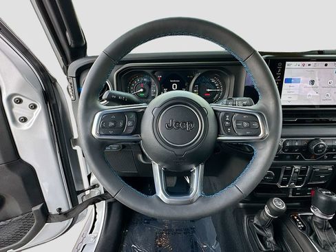 Used 2024 Jeep Wrangler High Altitude AWD/4WD image 11