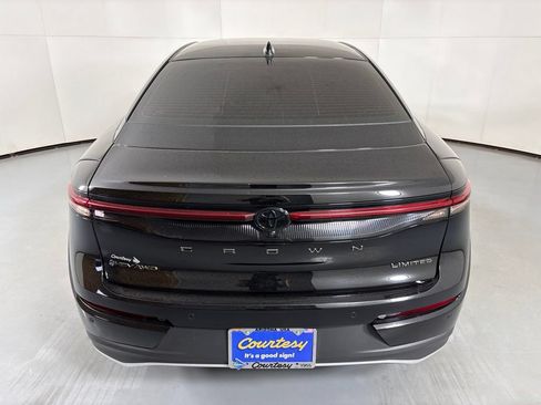 Used 2025 Toyota Crown AWD/4WD image 7