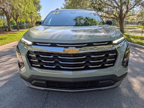 Used 2025 Chevrolet Equinox LT w/ Convenience Package II image 2