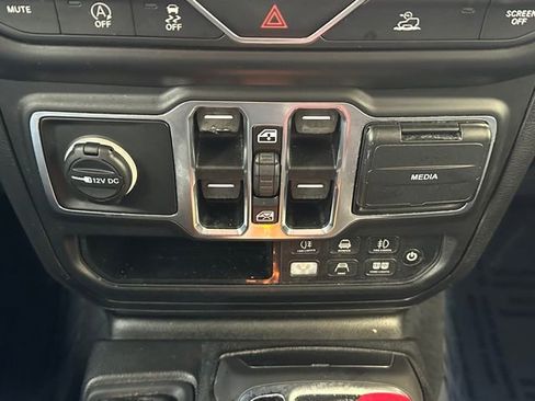 Used 2020 Jeep Gladiator Sport w/ Quick Order Package 24S image 33