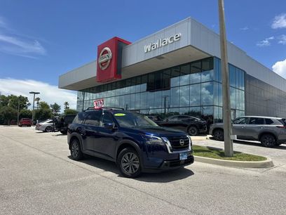 Used 2025 Nissan Pathfinder SV