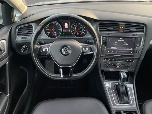 Used 2016 Volkswagen e-Golf SEL Premium image 12