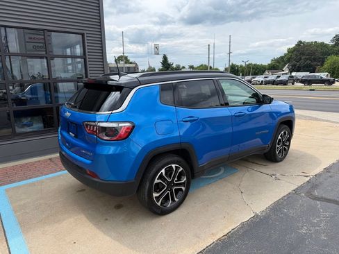 Used 2024 Jeep Compass Limited AWD/4WD image 10