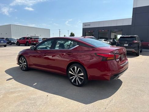 Used 2021 Nissan Altima 2.5 SR w/ SR Premium Package AWD/4WD image 4