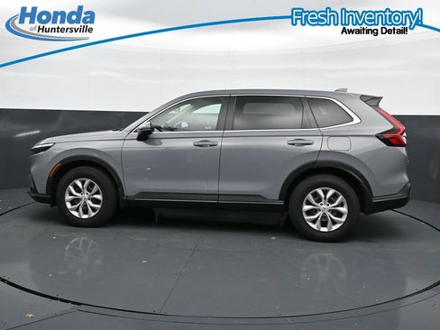 Used 2025 Honda CR-V LX image 6