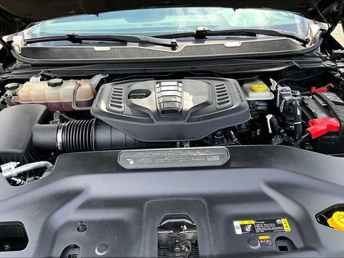 Used 2024 Jeep Wagoneer Series II w/ Flexible Seating Group RWD image 9