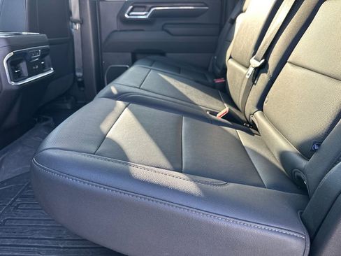 Used 2024 GMC Sierra 2500 SLT w/ SLT Premium Package image 21