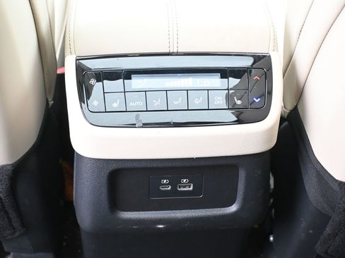 Used 2025 INFINITI QX60 Luxe w/ Vision Package FWD image 34