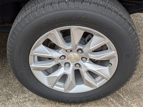 Used 2020 Chevrolet Silverado 1500 Custom w/ Custom Value Package image 6