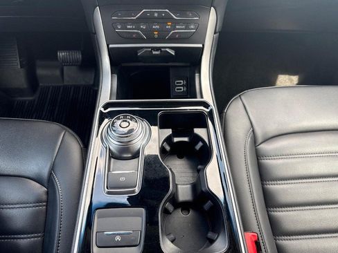 Certified 2019 Ford Edge SEL w/ Equipment Group 201A AWD/4WD image 23