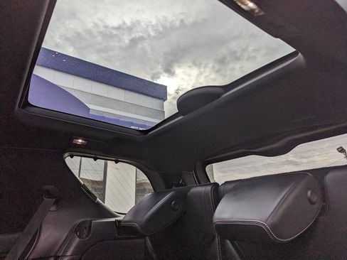 Used 2023 Land Rover Discovery S R-Dynamic image 38