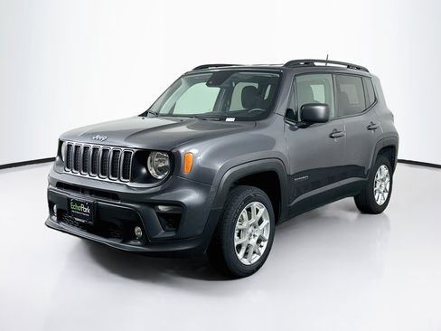Used 2022 Jeep Renegade Latitude w/ Convenience Group AWD/4WD image 3