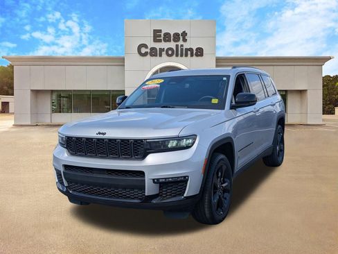 Used 2023 Jeep Grand Cherokee L Limited w/ Black Appearance Package image 7