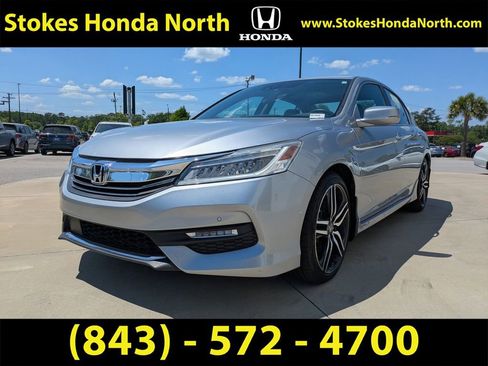 Used 2017 Honda Accord Touring image 6