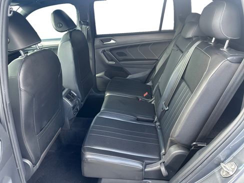 Used 2022 Volkswagen Tiguan SE R-Line image 13